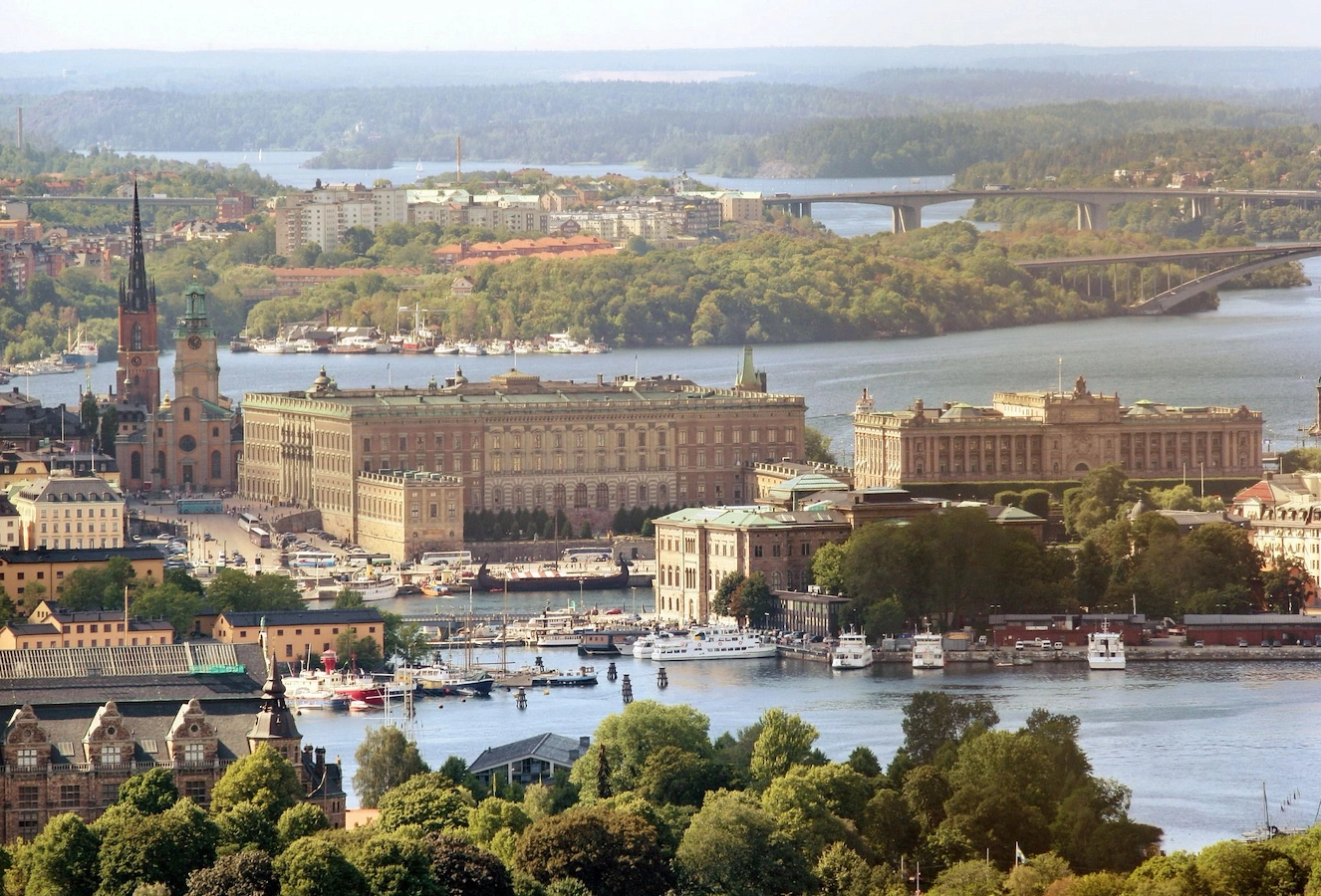 Ett flygfoto över Stockholms Innerstad med Gamla Stan och det kungliga  slottet centrerat