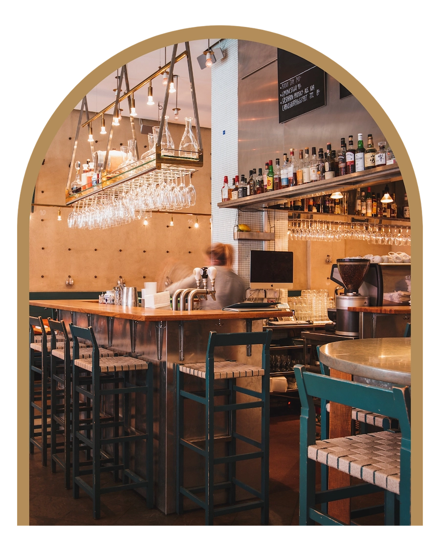 Bild av restaurangen Rolfs Kök bord och bar i Stockholm
